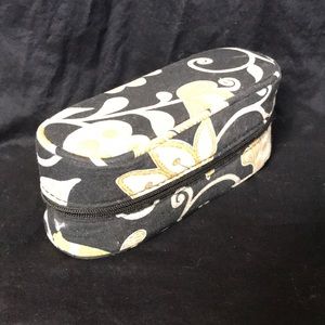 🔥Vera Bradley glasses case - yellow bird 🔥